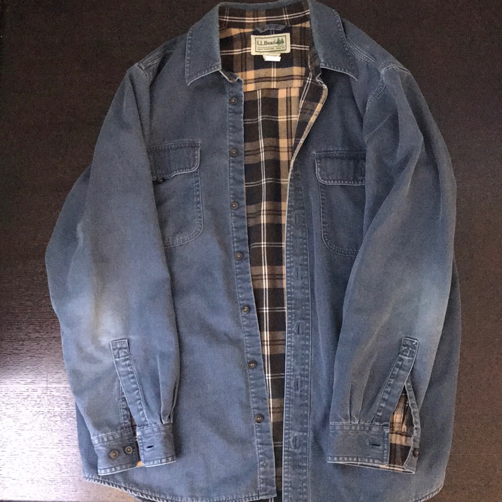 Men’s Button Up shirt  Size M